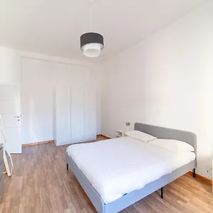 Hbhall Residenze Darsena Lägenhet